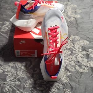 NIKE ZOOM VISTA LITE WOMENS 7.5 sneaker running
